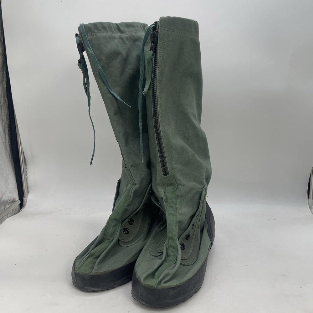U.S. Military Extreme Cold Weather N-1B Mukluk Boots Size Medium New Old Stock